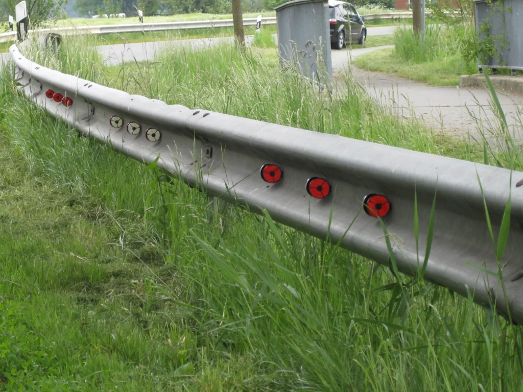 Verkehrssicherheit-Schutzplankenreflektoren