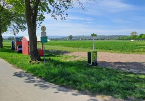 [News_25-16 Erdbeerfeld] 
